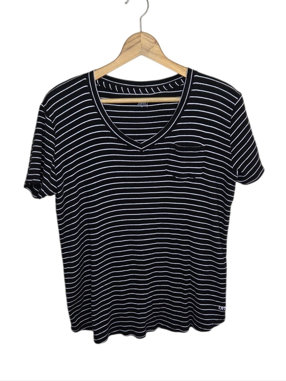Albion Black White Striped Ribbed V-neck Tee Size Large Sporty Casual Weekend